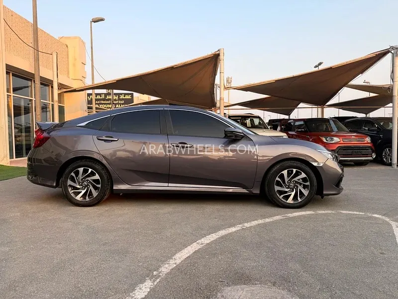 Honda Civic 2019 for Sale in Sharjah Image-7