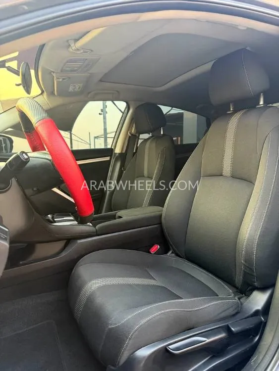 Honda Civic 2019 for Sale in Sharjah Image-9