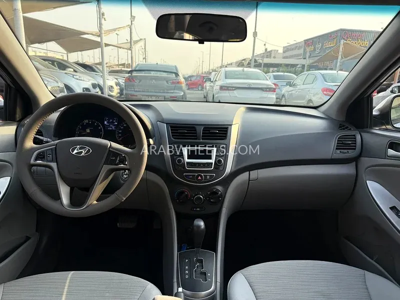 Hyundai Accent 2016 for Sale in Sharjah Image-4