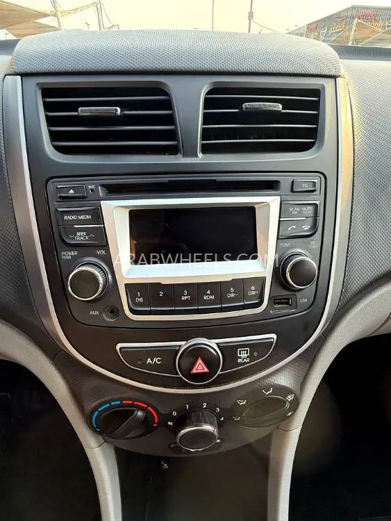 Hyundai Accent 2016 for Sale in Sharjah Image-12