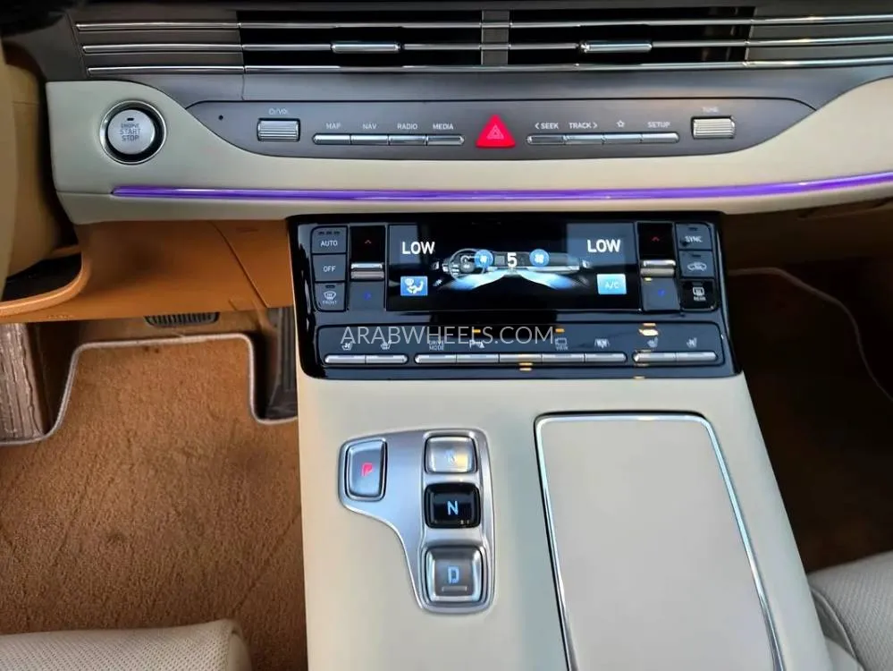 Hyundai Azera 2023 for Sale in Fujairah Image-13