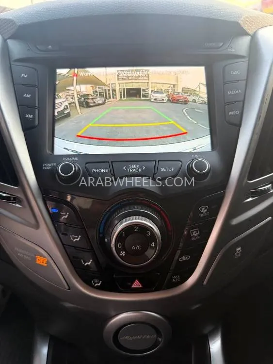 Hyundai Veloster 2014 for Sale in Sharjah Image-12