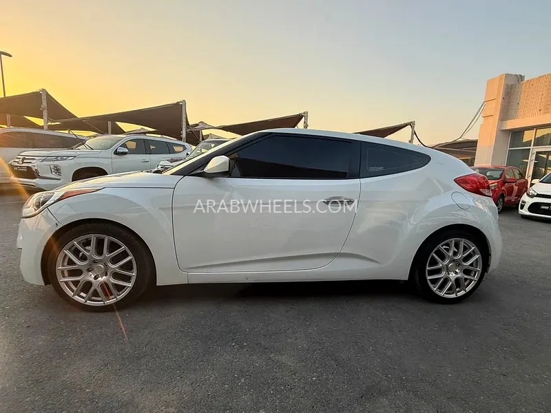 Hyundai Veloster 2014 for Sale in Sharjah Image-13