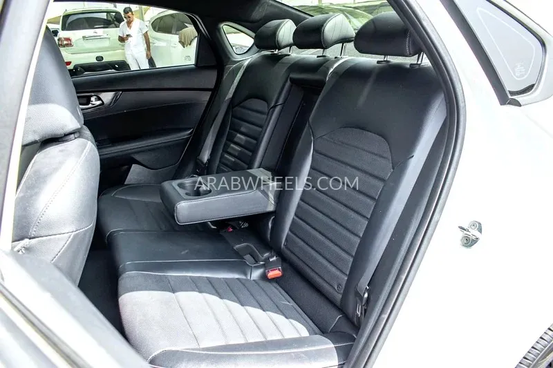 Kia Cerato 2022 for Sale in Sharjah Image-6