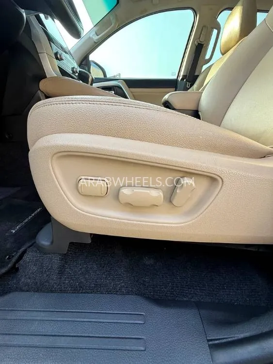 Mitsubishi Montero Sport 2022 for Sale in Sharjah Image-2