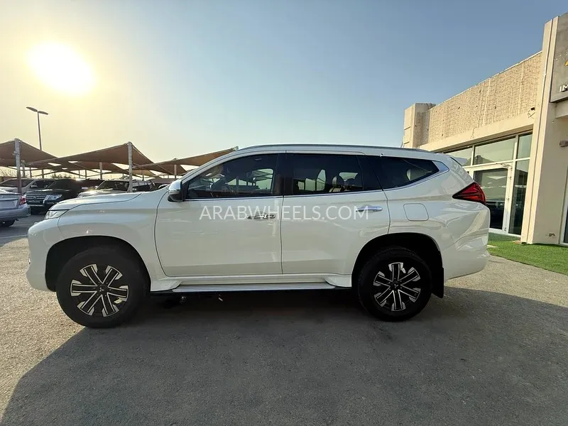 Mitsubishi Montero Sport 2022 for Sale in Sharjah Image-15