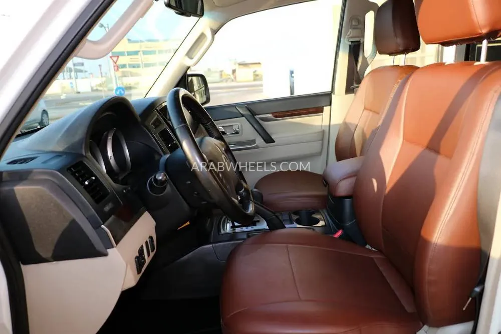 ميتسوبيشي باجيرو 2019 for Sale in أبو ظبي Image-15