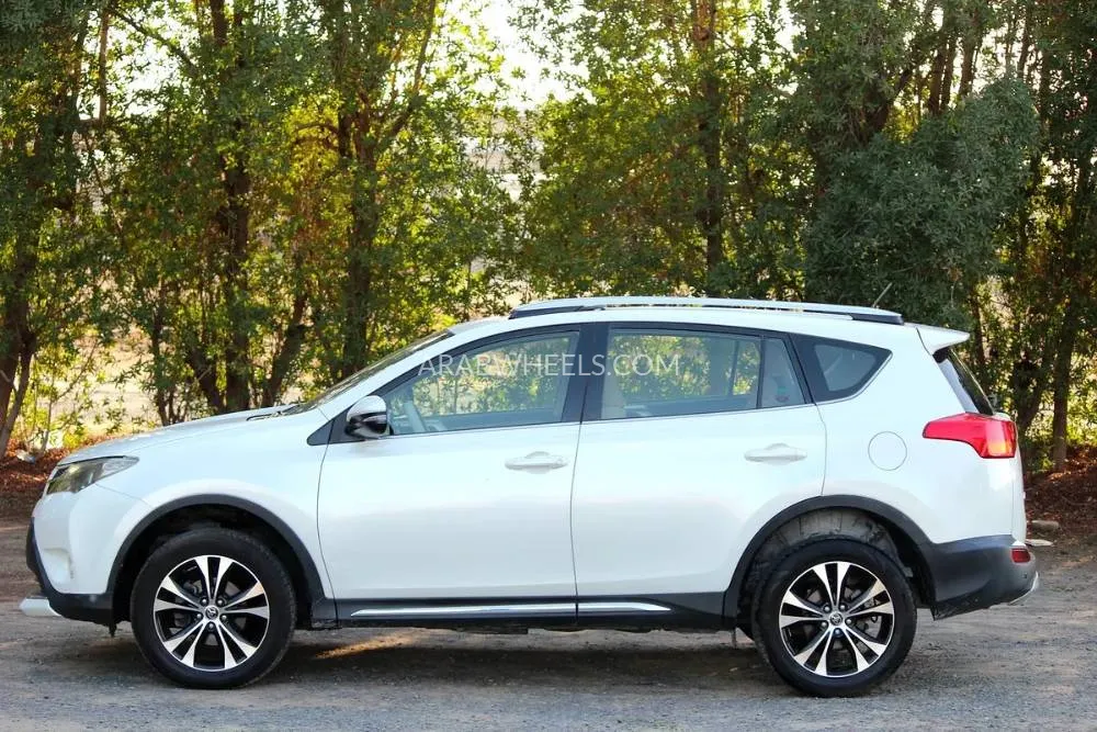 Toyota Rav4 2015 for Sale in Fujairah Image-10