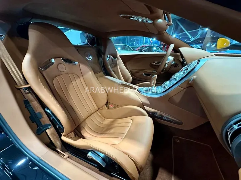 بوغاتي فيرون 2009 for Sale in دبي Image-13