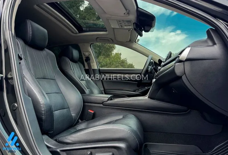 Honda Accord 2018 for Sale in Sharjah Image-19