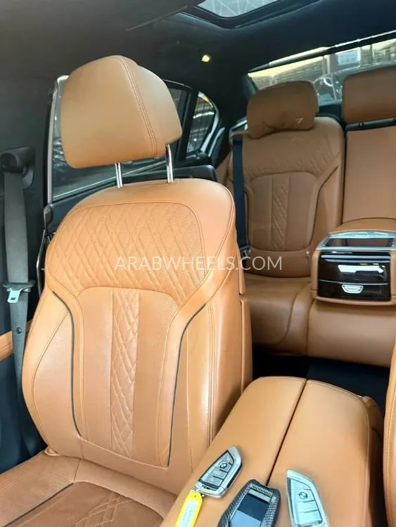 بي إم دبليو الفئة السابعة 2016 for Sale in عجمان Image-11