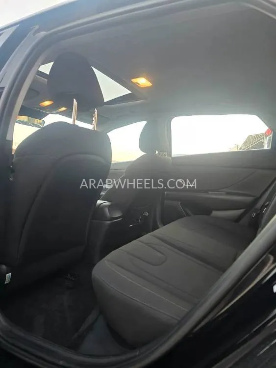 Hyundai Elantra 2022 for Sale in Ajman Image-5