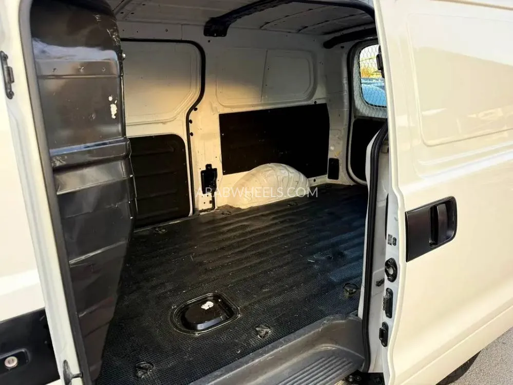 Hyundai H1 2021 for Sale in Sharjah Image-6