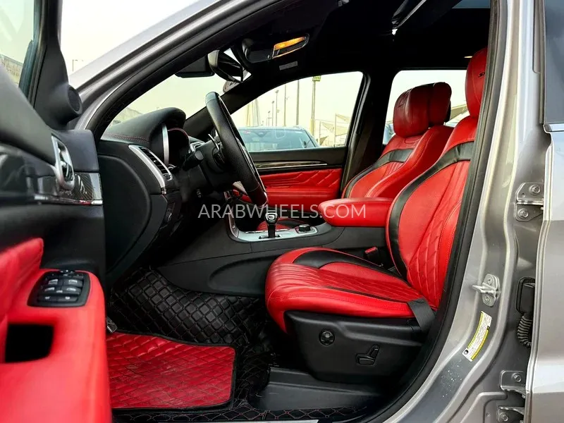 Jeep Cherokee 2015 for Sale in Sharjah Image-2