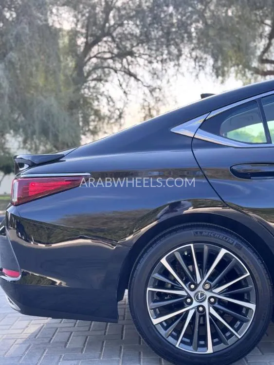 Lexus ES 2022 for Sale in Ras Al Khaimah Image-7