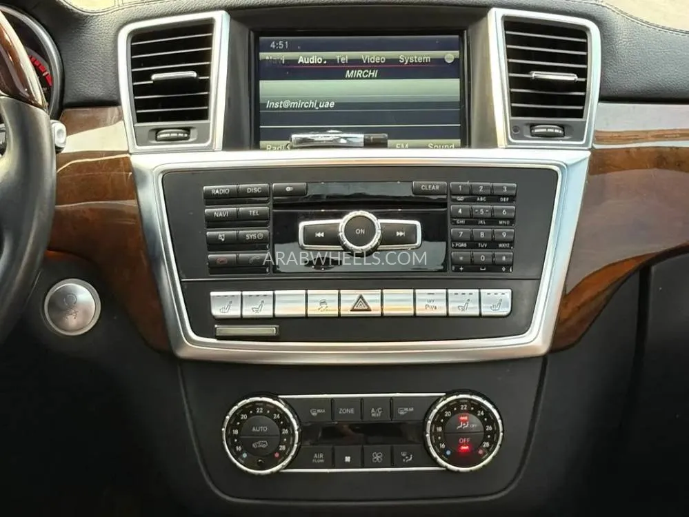 Mercedes Benz GL Class 2015 for Sale in Sharjah Image-3