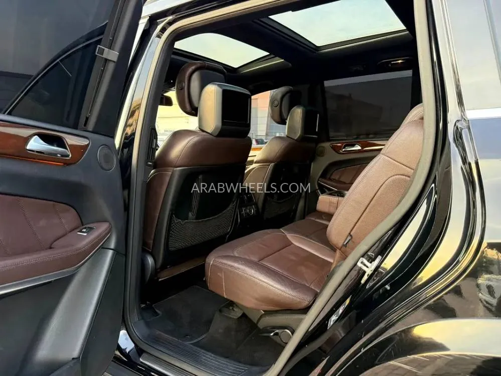 Mercedes Benz GL Class 2015 for Sale in Sharjah Image-14