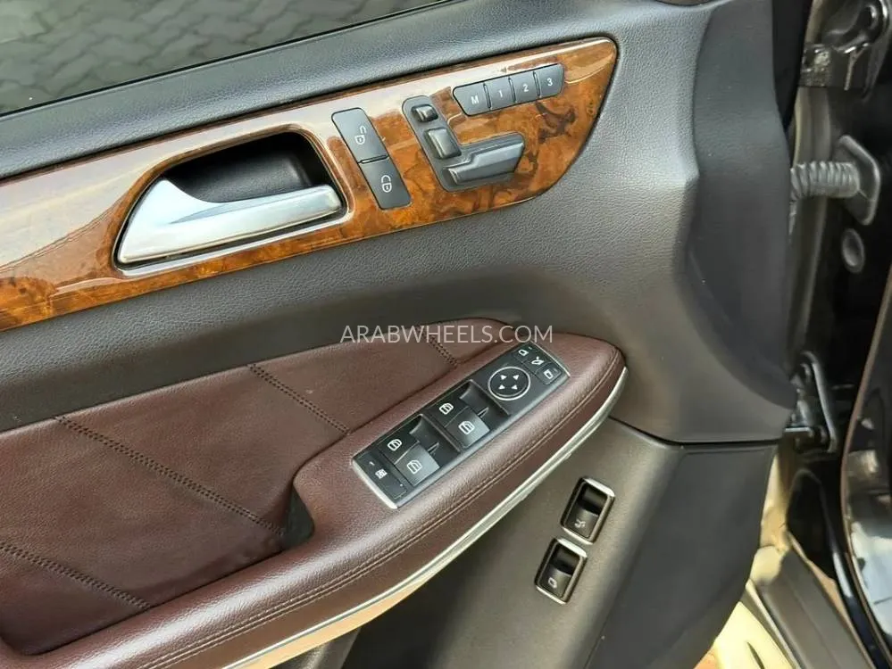 Mercedes Benz GL Class 2015 for Sale in Sharjah Image-20