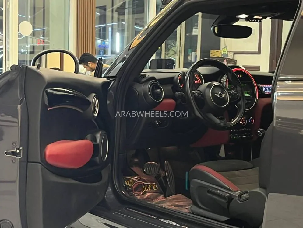 Mini Cooper 2016 for Sale in Fujairah Image-4