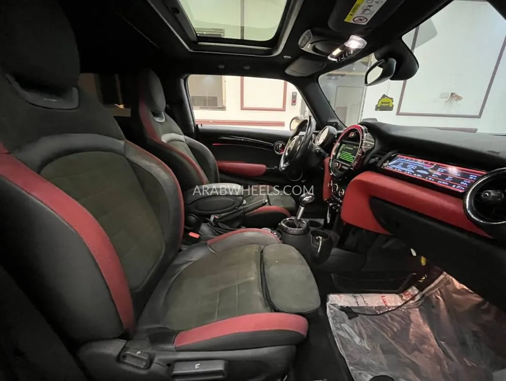 Mini Cooper 2016 for Sale in Fujairah Image-9