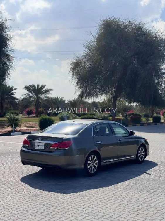 Toyota Avalon 2012 for Sale in Ras Al Khaimah Image-9