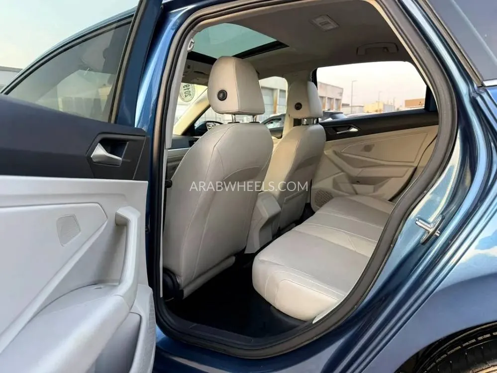 Volkswagen Jetta 2019 for Sale in Sharjah Image-11