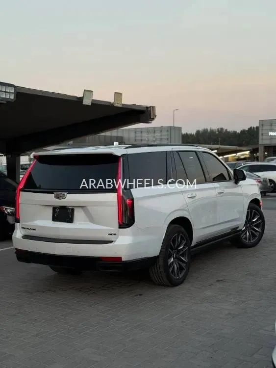 كاديلاك إسكاليد 2023 for Sale in الشارقة Image-18