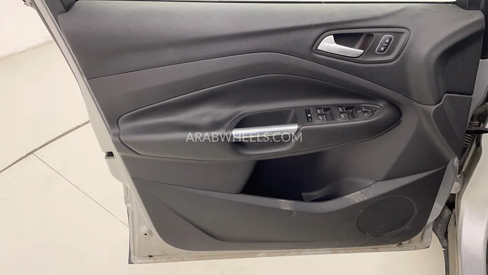 Ford Escape 2019 for Sale in Dubai Image-19