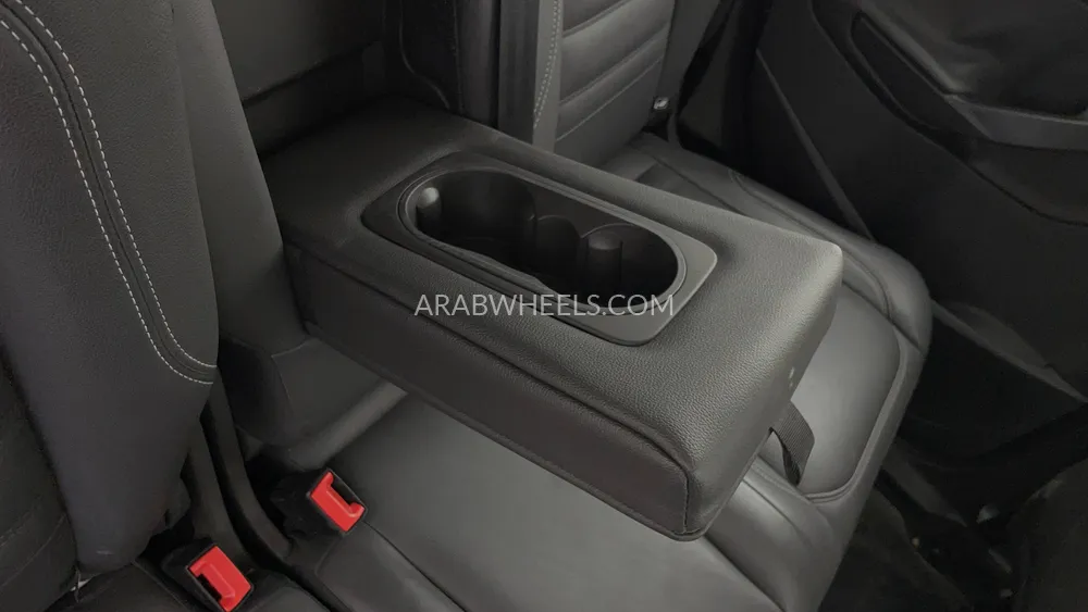 Ford Escape 2019 for Sale in Dubai Image-37