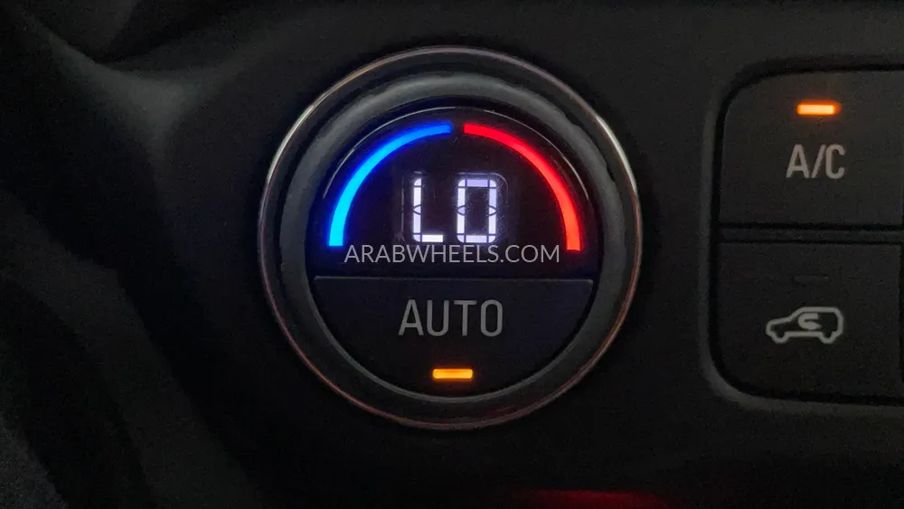 GMC Acadia 2023 for Sale in Dubai Image-54