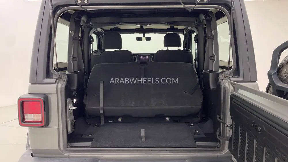 جيب رانجلر 2019 for Sale in دبي Image-27