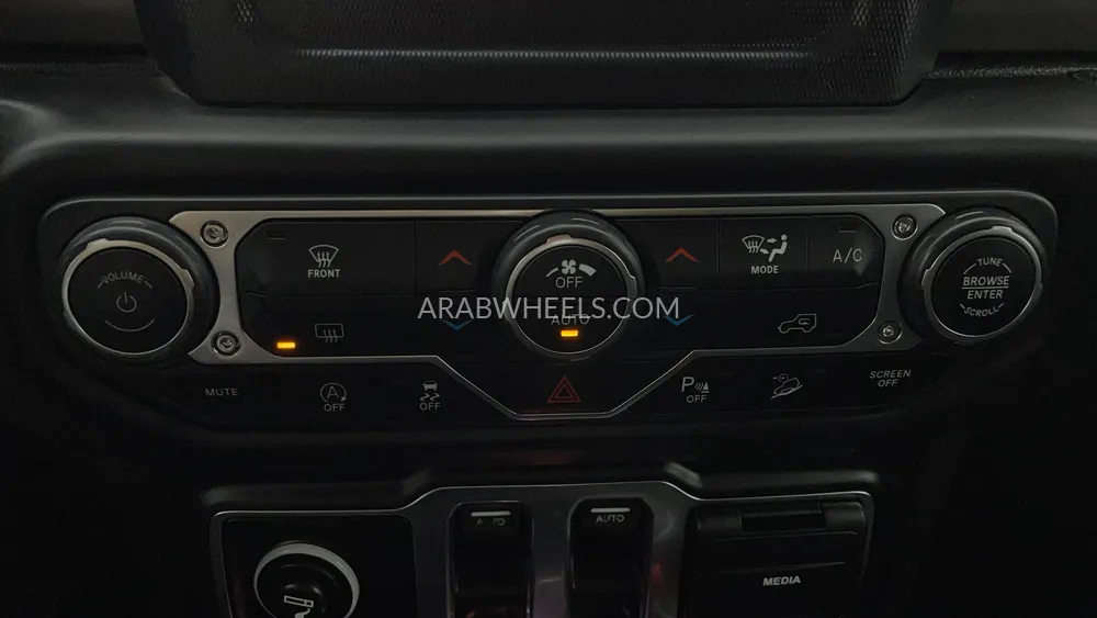 جيب رانجلر 2019 for Sale in دبي Image-42