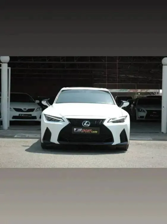 Lexus IS 2022 for Sale in Ajman Image-2