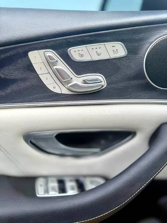 Mercedes Benz E Class 2017 for Sale in Ajman Image-2