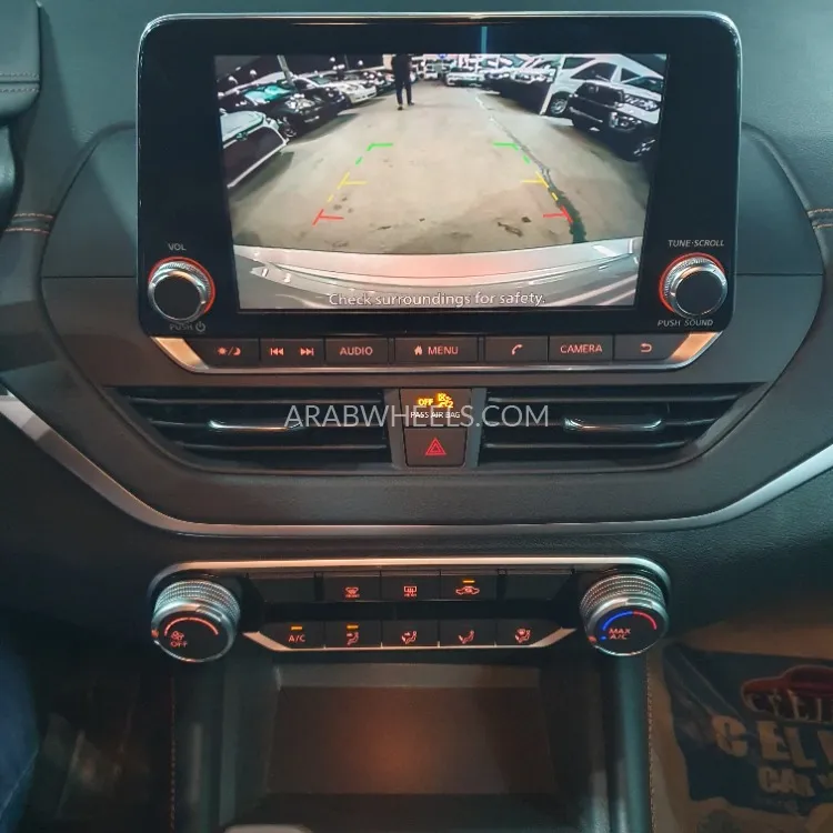 Nissan Altima 2020 for Sale in Sharjah Image-3