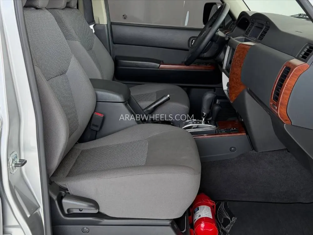 Nissan Patrol 2024 for Sale in Abu Dhabi Image-9