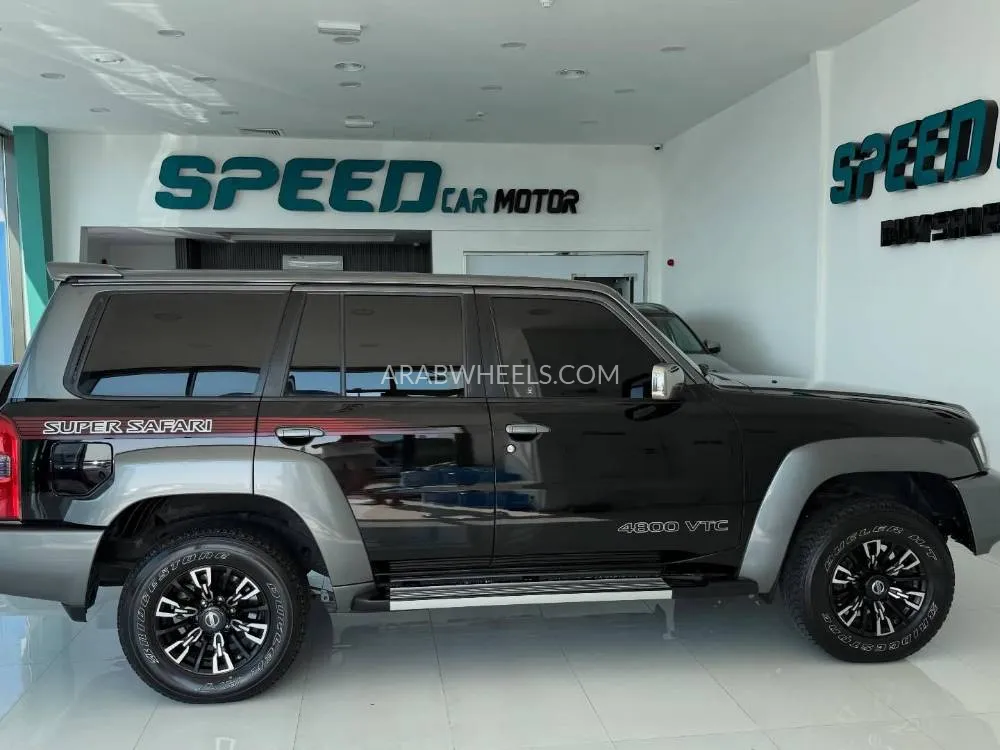 Nissan Patrol 2023 for Sale in Abu Dhabi Image-4