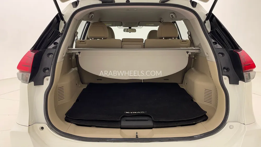 Nissan X-Trail 2022 for Sale in Dubai Image-24