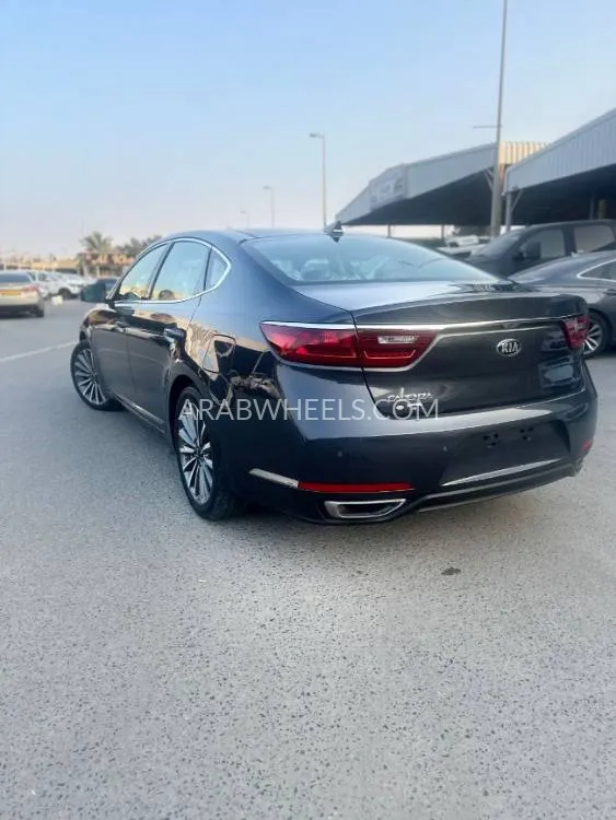 Kia Cadenza 2017 for Sale in Ajman Image-5