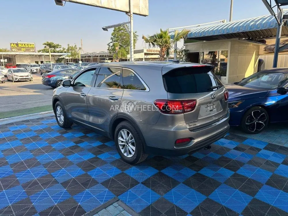 Kia Sorento 2019 for Sale in Ajman Image-4