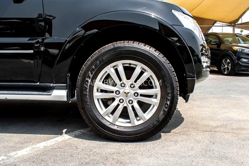 Mitsubishi Pajero 2020 for Sale in Sharjah Image-5