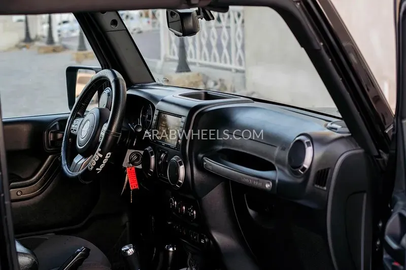 Jeep Wrangler 2017 for Sale in Dubai Image-16