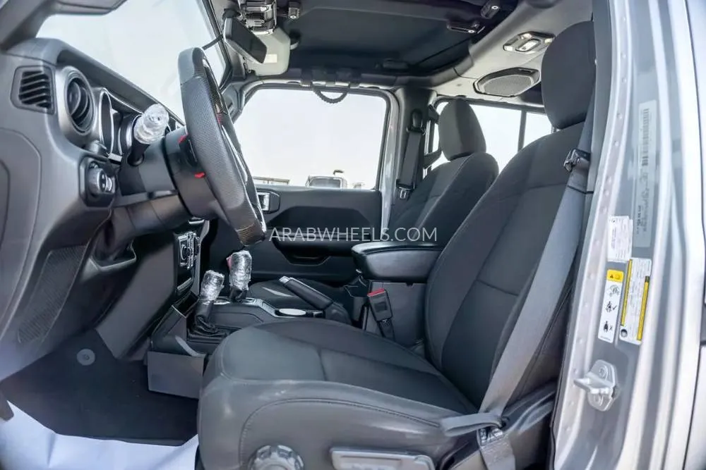 Jeep Wrangler 2019 for Sale in Dubai Image-18