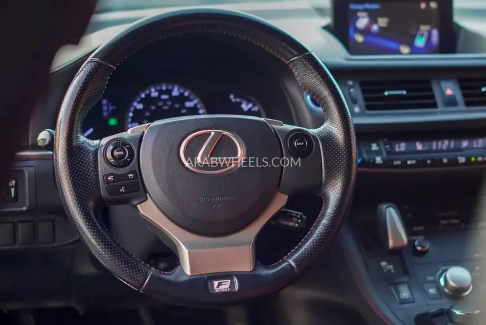 لكزس CT 2016 for Sale in دبي Image-2