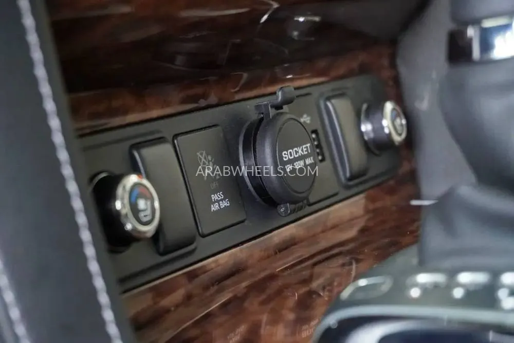 Nissan Armada 2018 for Sale in Dubai Image-4