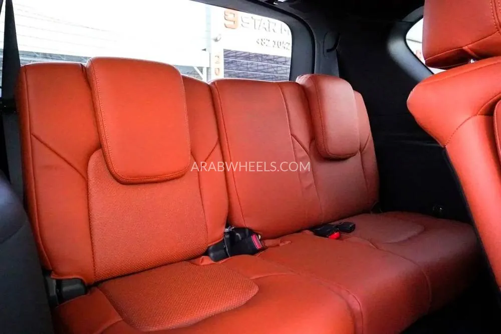 Nissan Armada 2020 for Sale in Dubai Image-8