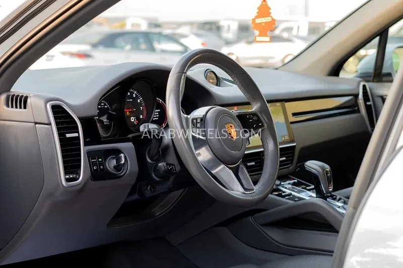 Porsche Cayenne 2019 for Sale in Dubai Image-2