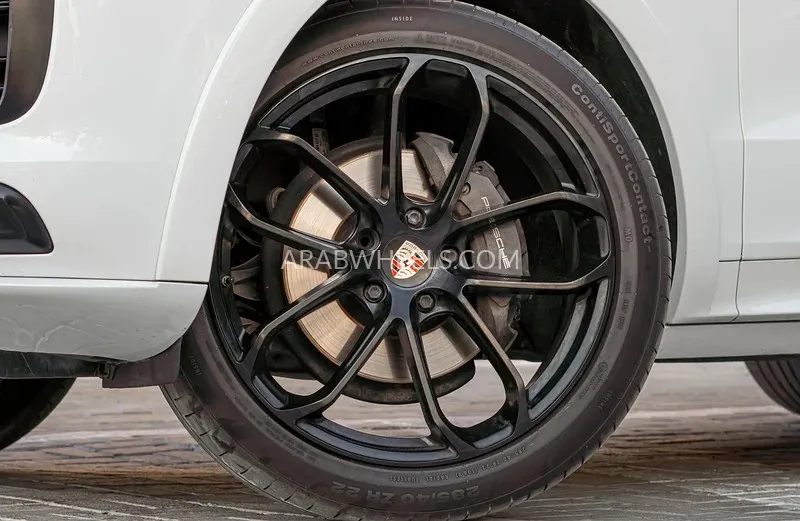 Porsche Cayenne 2019 for Sale in Dubai Image-10