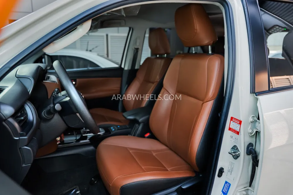 Toyota Fortuner 2022 for Sale in Dubai Image-8