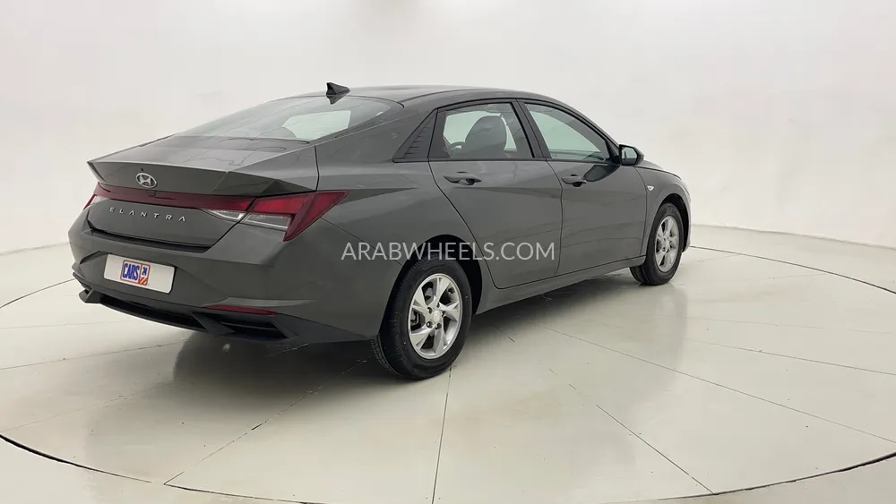Hyundai Elantra 2023 for Sale in Dubai Image-3